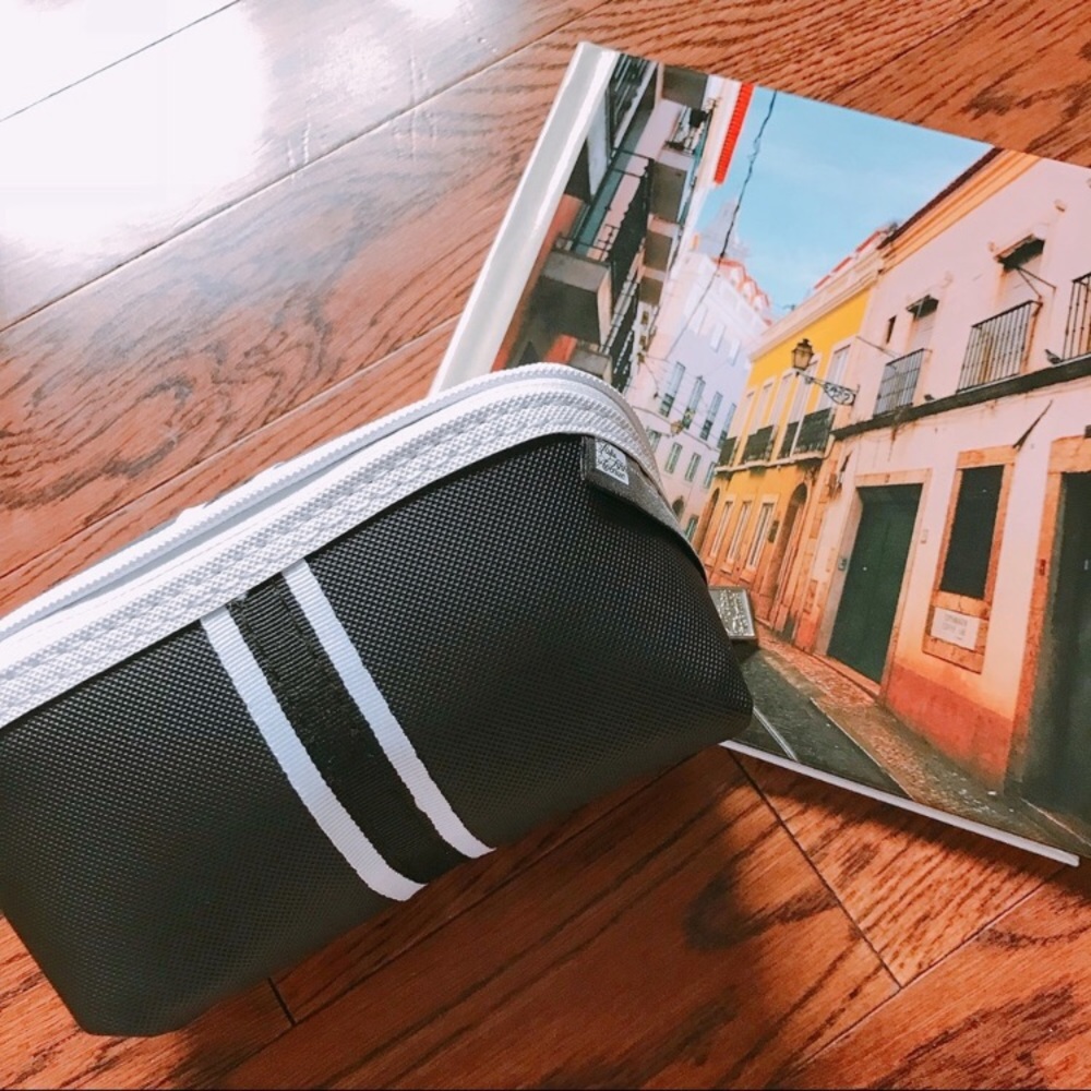 United Airline Amenities Bag (Saks Fifth Avenue)